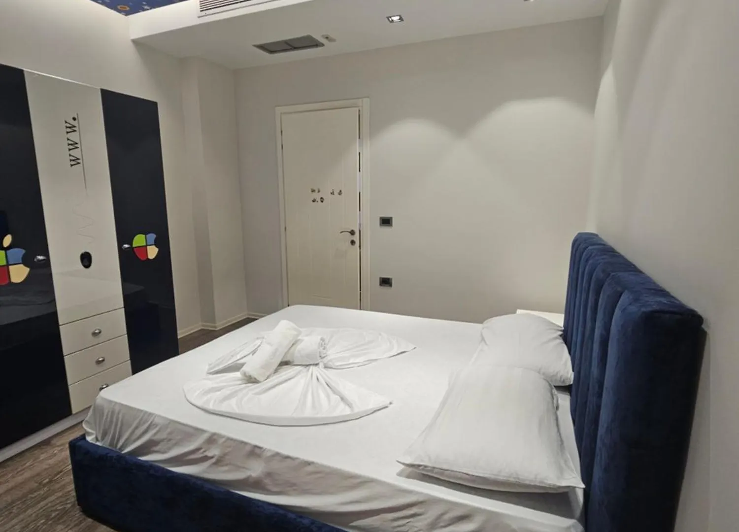 Aura Skanderbeg Square Apartments Tirana Albania