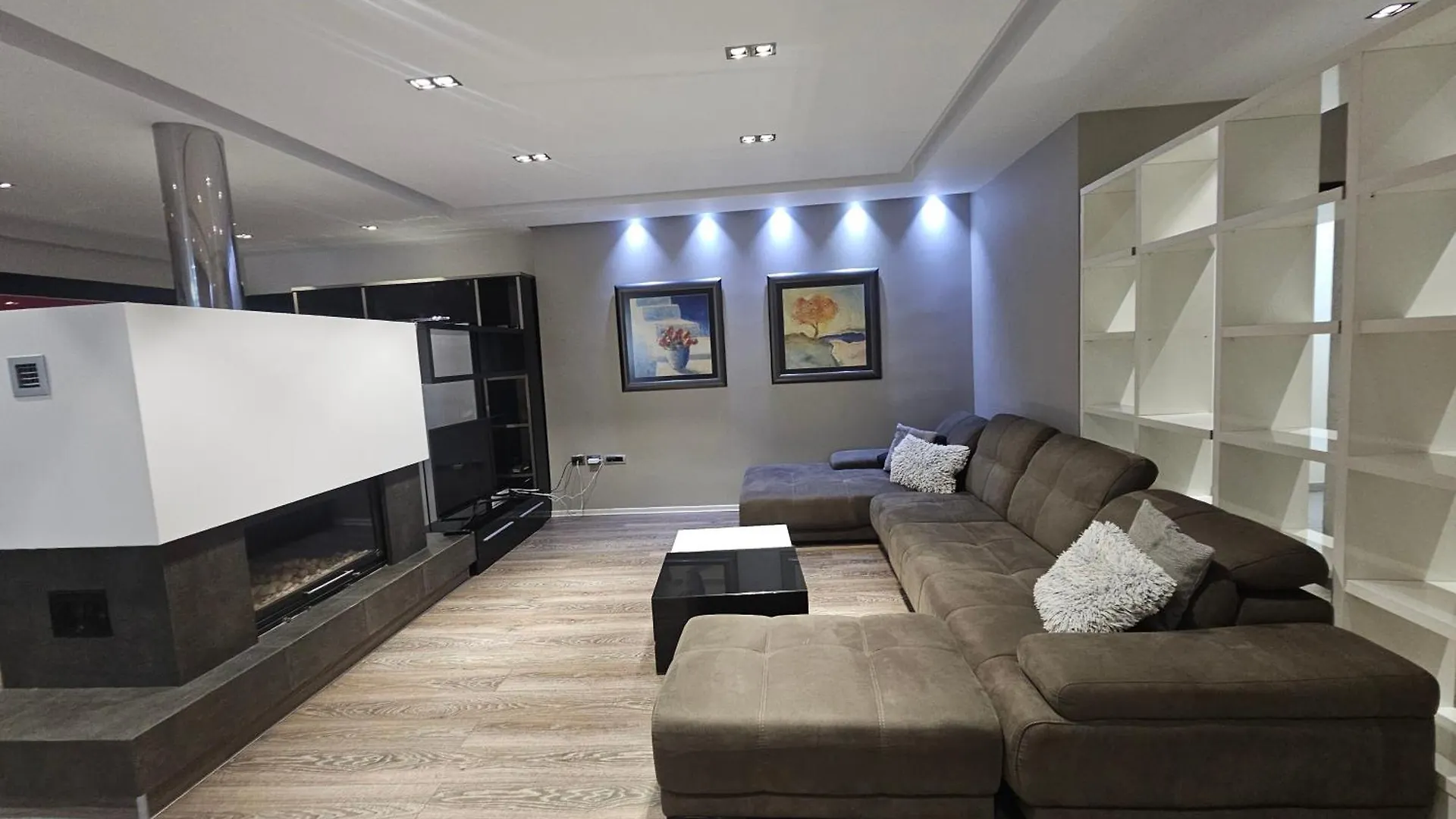 Aura Skanderbeg Square Apartments Tirana